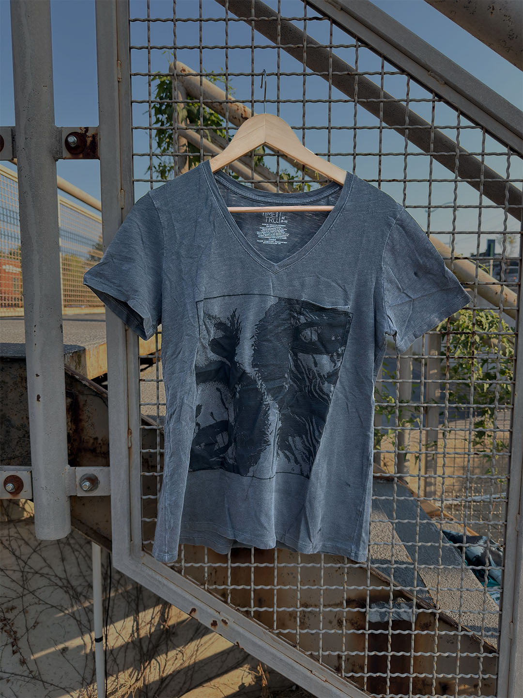 Dark Grey Heather Slub V-Neck Pocket Tee | Indivi[D]uality